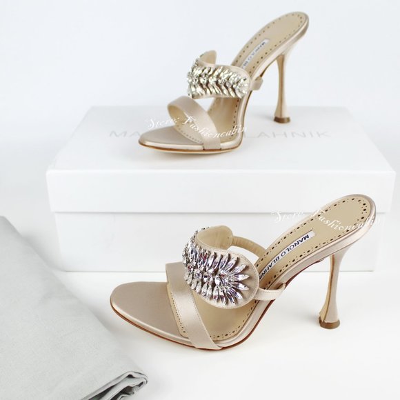 NEW MANOLO BLAHNIK Skysan Crystal Embellish Sandal - Picture 2 of 12